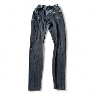 Lululemon high-rise black leggings #leggings #activewear  Size 4  Yoga workout m